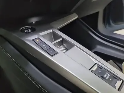 Photo 37 Peugeot 308  Electrique 54 kWh 156ch