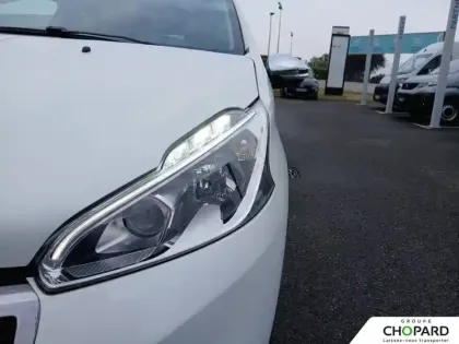 Photo 21 Peugeot 208  BlueHDi 100ch S&S BVM5