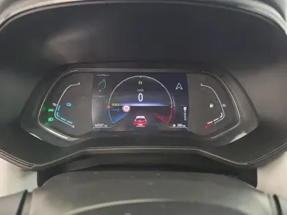 Photo 49 Renault Clio  E-Tech full hybrid 145