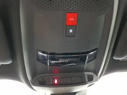 Photo 29 Peugeot 2008  Electrique 136 ch