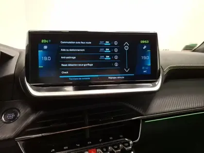 Photo 21 Peugeot 2008  Electrique 136 ch