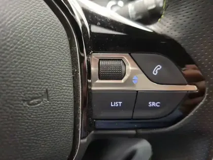 Photo 23 Peugeot 2008  Electrique 136 ch