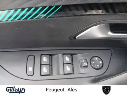 Photo 12 Peugeot 2008  PureTech 130 S&S BVM6