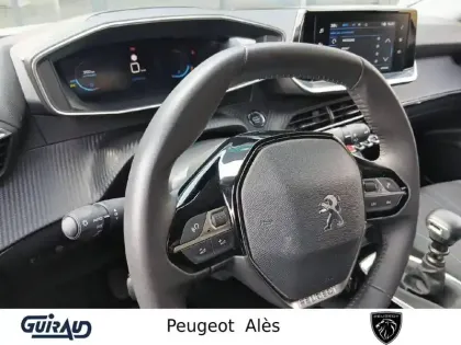 Photo 8 Peugeot 2008  PureTech 130 S&S BVM6