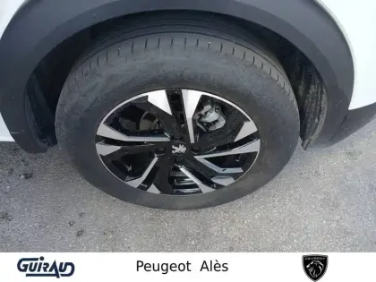 Photo 11 Peugeot 2008  PureTech 130 S&S BVM6