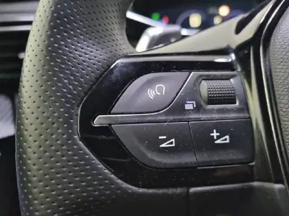 Photo 45 Peugeot 208  Hybrid 110 e-DCS6