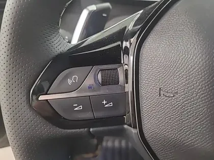 Photo 12 Peugeot 208  Hybrid 110 e-DCS6