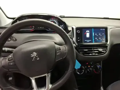 Photo 14 Peugeot 208  PureTech 82ch S&S BVM5
