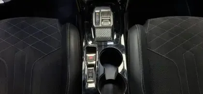 Photo 18 Peugeot 2008  Electrique 136 ch
