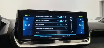 Photo 30 Peugeot 2008  Electrique 136 ch