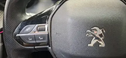Photo 25 Peugeot 2008  Electrique 136 ch