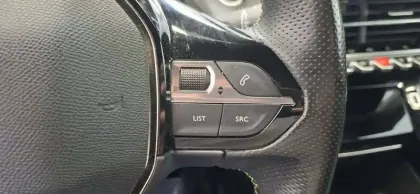 Photo 26 Peugeot 2008  Electrique 136 ch