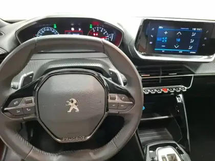 Photo 12 Peugeot 2008  PureTech 130 S&S EAT8