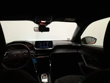 Photo 11 Peugeot 2008  PureTech 130 S&S EAT8