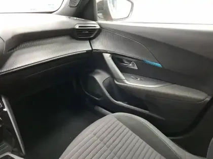 Photo 29 Peugeot 2008  PureTech 130 S&S EAT8
