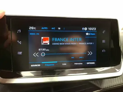 Photo 21 Peugeot 2008  PureTech 130 S&S EAT8
