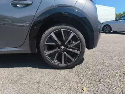 Photo 10 Peugeot 208  PureTech 100 S&S BVM6