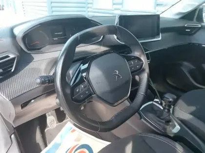 Photo 8 Peugeot 208  PureTech 100 S&S BVM6