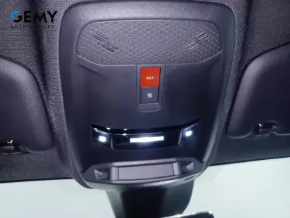 Photo 14 Peugeot 208  Electrique 50 kWh 136ch