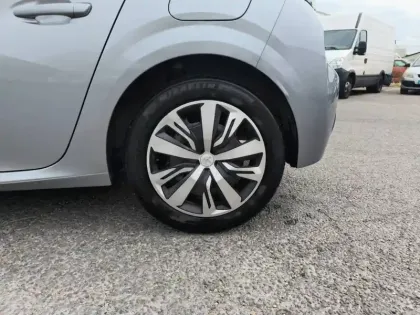 Photo 10 Peugeot 208  PureTech 100 S&S BVM6