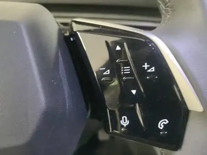 Photo 13 Peugeot 5008  Hybrid 145 ch e-DCS6