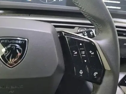 Photo 45 Peugeot 5008  Hybrid 145 ch e-DCS6