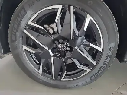 Photo 31 Peugeot 5008  Hybrid 145 ch e-DCS6