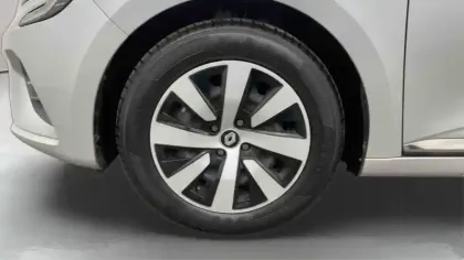 Photo 11 Renault Clio  E-Tech hybride 145