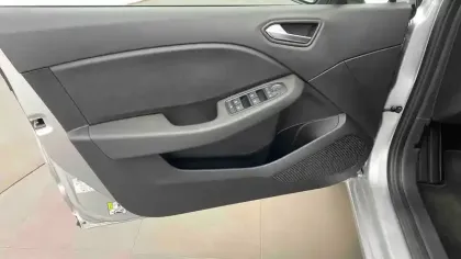 Photo 25 Renault Clio  E-Tech hybride 145