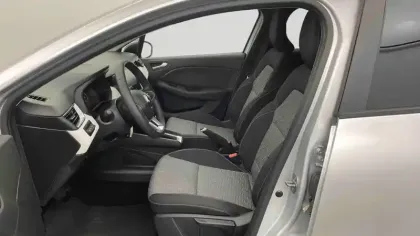 Photo 14 Renault Clio  E-Tech hybride 145