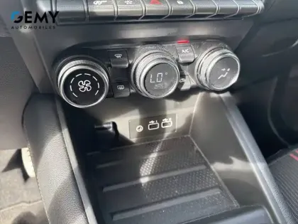 Photo 27 Renault Captur  mild hybrid 160 EDC