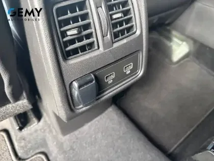 Photo 18 Renault Captur  mild hybrid 160 EDC