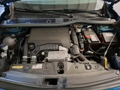 Photo 31 Peugeot 2008  100 S&S BVM6