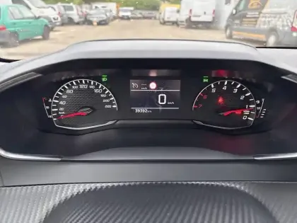 Photo 14 Peugeot 208  PureTech 100 S&S BVM6