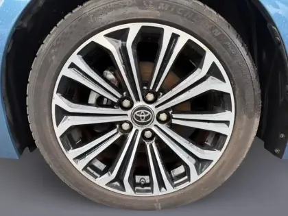 Photo 8 Toyota Corolla  122h Design