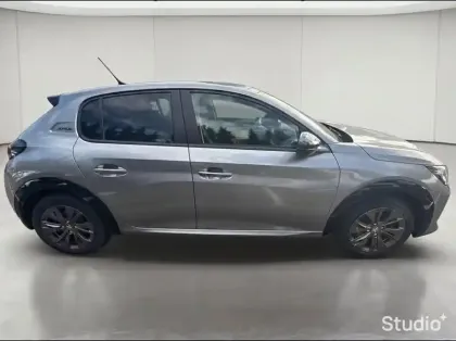Photo 6 Peugeot 208  e- 136ch Style