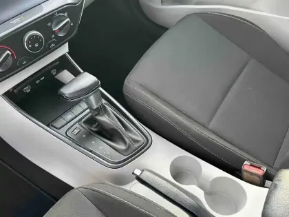 Photo 14 Hyundai I20  1.0 T-GDi 100ch Hybrid Intuitive DCT-7