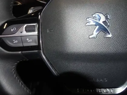 Photo 14 Peugeot 2008  1.2 PureTech 130ch S&S Roadtrip EAT8