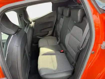 Photo 11 Renault Clio  1.6 E-Tech hybride 145ch Techno