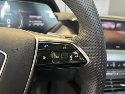 Photo 13 Audi E-tron  GT 476ch Avus quattro