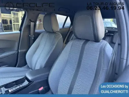 Photo 8 Peugeot 2008  e- 136ch Allure