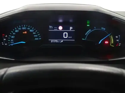 Photo 8 Peugeot 2008  1.2 Hybrid 145ch Style e-DCS6