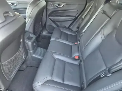 Photo 5 Volvo XC60  T6 Hybride Rechargeable 253 + 145ch Black Edition Geartronic 8 AWD