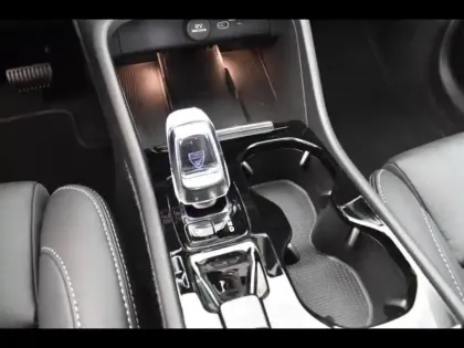 Photo 12 Volvo XC40  B3 163ch Lounge Edition DCT 7