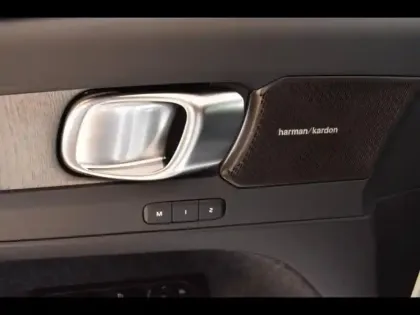 Photo 13 Volvo XC40  B3 163ch Lounge Edition DCT 7
