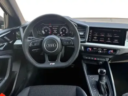 Photo 7 Audi A1 35 TFSI 150 ch S tronic 7 S line Plus