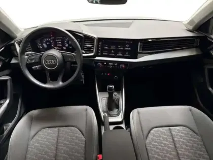 Photo 7 Audi A1 30 TFSI 110 ch S tronic 7 Advanced