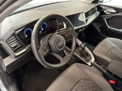 Photo 8 Audi A1 30 TFSI 110 ch S tronic 7 Advanced