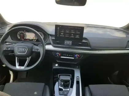 Photo 7 Audi Q5 50 TFSIe 299 S tronic 7 Quattro Black Edition