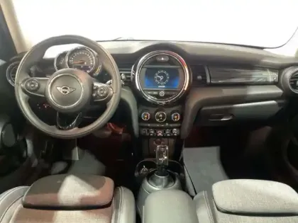 Photo 7 Mini Mini F55 LCI Hatch 5 Portes Cooper 136 ch BVA7 Edition Greenwich